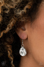 Load image into Gallery viewer, Show-Stopping Shimmer
