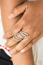 Cargar imagen en el visor de la galería, Chasing Starlight
