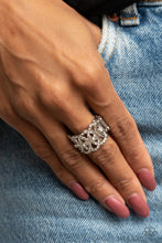 Cargar imagen en el visor de la galería, OVAL-Ruled
